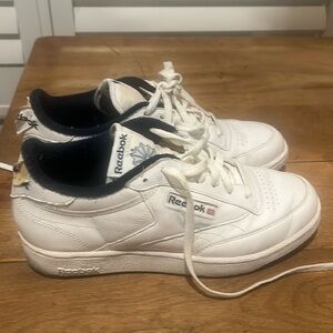 Men’s 7.5 Reebok sneakers white
